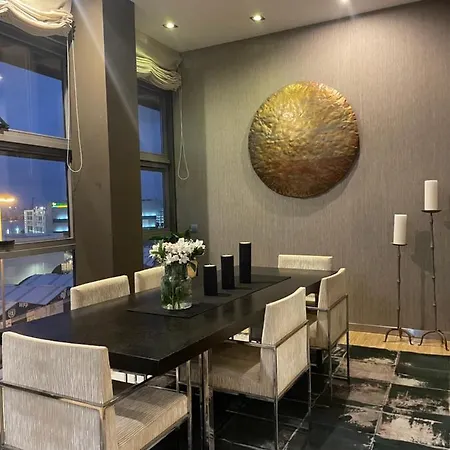 Luxury Family Beachfront Apartment *