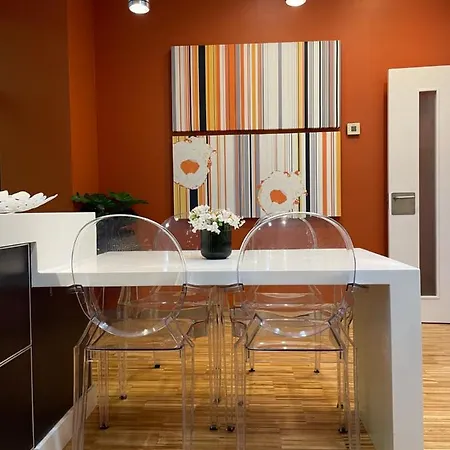 Luxury Family Beachfront Apartment *